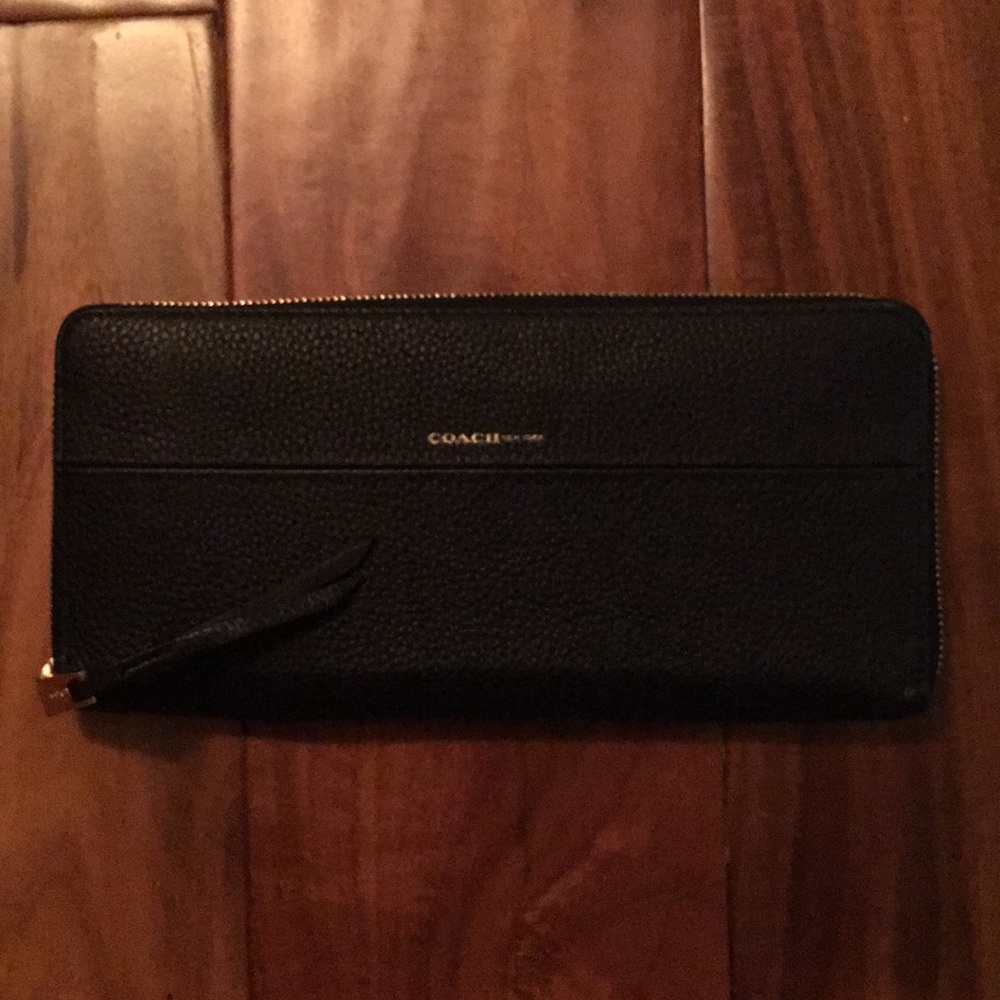 Coach Wallet - Picture 4 of 5
